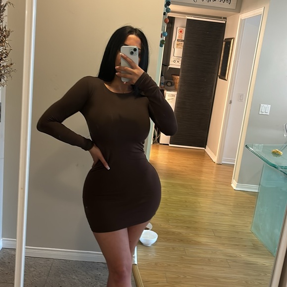 Babaton contour dress - Picture 2 of 2